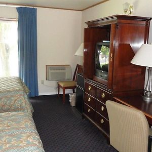 Standard Queen Room Two Queen Beds Non-Smoking